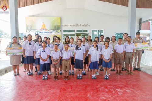 ภาพ No.190371:พิธีเจริญพระพุทธมนต์ ปฏิบัติธรรม มอบทุนการศึกษา ถวายสังฆทาน 141 วัด เพื่อถวายเป็นพุทธบูชา และขับเคลื่อนโครงการหมู่บ้านรักษาศีล 5 โดยคณะสงฆ์จังหวัดสุพรรณบุรี คณะศิษยานุศิษย์วัดพระธรรมกาย โครงการธรรมยาตรา ปีที่ 13 ณ ศูนย์ปฏิบัติธรรมพระมงคลเทพมุนี