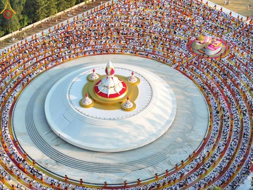 ภาพ No.190648:พิธีต้อนรับพระธรรมยาตรา ณ อนุสรณ์สถาน สถานที่ตั้งมโนปณิธานบวชตลอดชีวิต อนุสรณ์สถานคลองบางนางแท่น อ.สามพราน จ.นครปฐม ในโครงการธรรมยาตรา กตัญญูบูชา มหาปูชนียาจารย์ พระมงคลเทพมุนี(สด จนฺทสโร) พระผู้ปราบมาร อนุสรณ์สถาน 7 แห่ง ปีที่ 13 วันที่ 7 ม.ค.2568