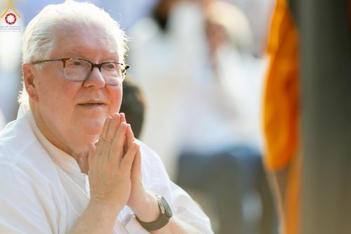 ภาพ No.190670:พิธีต้อนรับพระธรรมยาตรา ณ อนุสรณ์สถาน สถานที่ตั้งมโนปณิธานบวชตลอดชีวิต อนุสรณ์สถานคลองบางนางแท่น อ.สามพราน จ.นครปฐม ในโครงการธรรมยาตรา กตัญญูบูชา มหาปูชนียาจารย์ พระมงคลเทพมุนี(สด จนฺทสโร) พระผู้ปราบมาร อนุสรณ์สถาน 7 แห่ง ปีที่ 13 วันที่ 7 ม.ค.2568