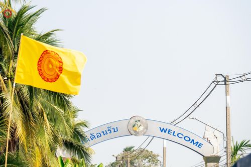 ภาพ No.190733:พิธีต้อนรับพระธรรมยาตรา ณ อนุสรณ์สถาน สถานที่ตั้งมโนปณิธานบวชตลอดชีวิต อนุสรณ์สถานคลองบางนางแท่น อ.สามพราน จ.นครปฐม ในโครงการธรรมยาตรา กตัญญูบูชา มหาปูชนียาจารย์ พระมงคลเทพมุนี(สด จนฺทสโร) พระผู้ปราบมาร อนุสรณ์สถาน 7 แห่ง ปีที่ 13 วันที่ 7 ม.ค.2568