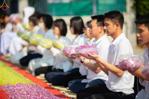 ภาพ No.190913:พิธีต้อนรับพระธรรมยาตรา ณ อนุสรณ์สถาน สถานที่ตั้งมโนปณิธานบวชตลอดชีวิต อนุสรณ์สถานคลองบางนางแท่น อ.สามพราน จ.นครปฐม ในโครงการธรรมยาตรา กตัญญูบูชา มหาปูชนียาจารย์ พระมงคลเทพมุนี(สด จนฺทสโร) พระผู้ปราบมาร อนุสรณ์สถาน 7 แห่ง ปีที่ 13 วันที่ 7 ม.ค.2568