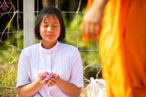 ภาพ No.190933:พิธีต้อนรับพระธรรมยาตรา ณ อนุสรณ์สถาน สถานที่ตั้งมโนปณิธานบวชตลอดชีวิต อนุสรณ์สถานคลองบางนางแท่น อ.สามพราน จ.นครปฐม ในโครงการธรรมยาตรา กตัญญูบูชา มหาปูชนียาจารย์ พระมงคลเทพมุนี(สด จนฺทสโร) พระผู้ปราบมาร อนุสรณ์สถาน 7 แห่ง ปีที่ 13 วันที่ 7 ม.ค.2568
