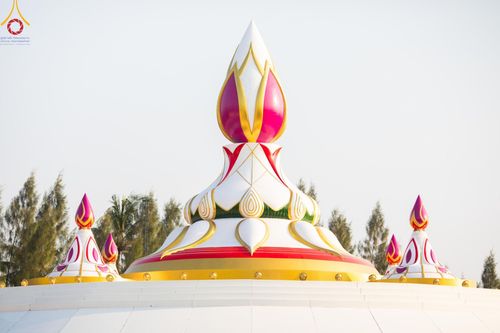 ภาพ No.190950:พิธีต้อนรับพระธรรมยาตรา ณ อนุสรณ์สถาน สถานที่ตั้งมโนปณิธานบวชตลอดชีวิต อนุสรณ์สถานคลองบางนางแท่น อ.สามพราน จ.นครปฐม ในโครงการธรรมยาตรา กตัญญูบูชา มหาปูชนียาจารย์ พระมงคลเทพมุนี(สด จนฺทสโร) พระผู้ปราบมาร อนุสรณ์สถาน 7 แห่ง ปีที่ 13 วันที่ 7 ม.ค.2568