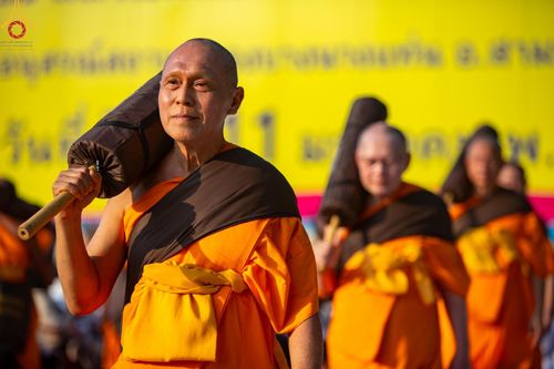 ภาพ No.190954:พิธีต้อนรับพระธรรมยาตรา ณ อนุสรณ์สถาน สถานที่ตั้งมโนปณิธานบวชตลอดชีวิต อนุสรณ์สถานคลองบางนางแท่น อ.สามพราน จ.นครปฐม ในโครงการธรรมยาตรา กตัญญูบูชา มหาปูชนียาจารย์ พระมงคลเทพมุนี(สด จนฺทสโร) พระผู้ปราบมาร อนุสรณ์สถาน 7 แห่ง ปีที่ 13 วันที่ 7 ม.ค.2568