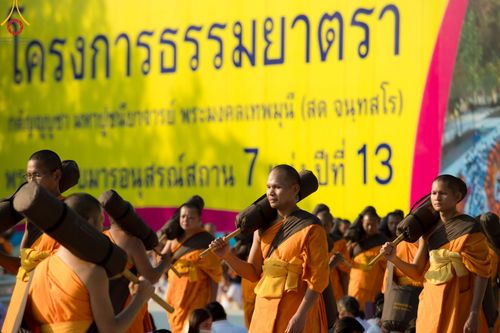 ภาพ No.190960:พิธีต้อนรับพระธรรมยาตรา ณ อนุสรณ์สถาน สถานที่ตั้งมโนปณิธานบวชตลอดชีวิต อนุสรณ์สถานคลองบางนางแท่น อ.สามพราน จ.นครปฐม ในโครงการธรรมยาตรา กตัญญูบูชา มหาปูชนียาจารย์ พระมงคลเทพมุนี(สด จนฺทสโร) พระผู้ปราบมาร อนุสรณ์สถาน 7 แห่ง ปีที่ 13 วันที่ 7 ม.ค.2568