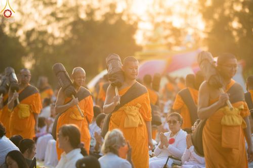 ภาพ No.190972:พิธีต้อนรับพระธรรมยาตรา ณ อนุสรณ์สถาน สถานที่ตั้งมโนปณิธานบวชตลอดชีวิต อนุสรณ์สถานคลองบางนางแท่น อ.สามพราน จ.นครปฐม ในโครงการธรรมยาตรา กตัญญูบูชา มหาปูชนียาจารย์ พระมงคลเทพมุนี(สด จนฺทสโร) พระผู้ปราบมาร อนุสรณ์สถาน 7 แห่ง ปีที่ 13 วันที่ 7 ม.ค.2568