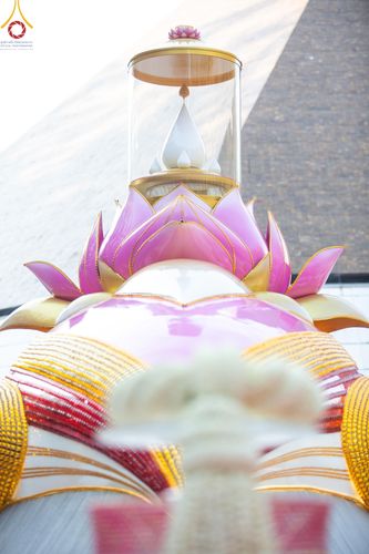 ภาพ No.191233:พิธีจุดประทีปถวายเป็นพุทธบูชา และบูชาธรรมมหาปูชนียาจารย์ ณ อนุสรณ์สถานมหาวิหารพระมงคลเทพมุนี (โลตัสแลนด์) อ.สองพี่น้อง จ.สุพรรณบุรี ในโครงการธรรมยาตรา กตัญญูบูชา มหาปูชนียาจารย์ พระมงคลเทพมุนี(สด จนฺทสโร) พระผู้ปราบมาร อนุสรณ์สถาน 7 แห่ง ปีที่ 13