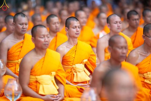 ภาพ No.191248:พิธีจุดประทีปถวายเป็นพุทธบูชา และบูชาธรรมมหาปูชนียาจารย์ ณ อนุสรณ์สถานมหาวิหารพระมงคลเทพมุนี (โลตัสแลนด์) อ.สองพี่น้อง จ.สุพรรณบุรี ในโครงการธรรมยาตรา กตัญญูบูชา มหาปูชนียาจารย์ พระมงคลเทพมุนี(สด จนฺทสโร) พระผู้ปราบมาร อนุสรณ์สถาน 7 แห่ง ปีที่ 13