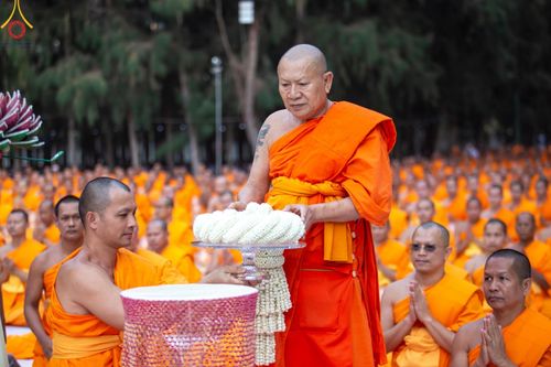 ภาพ No.191265:พิธีจุดประทีปถวายเป็นพุทธบูชา และบูชาธรรมมหาปูชนียาจารย์ ณ อนุสรณ์สถานมหาวิหารพระมงคลเทพมุนี (โลตัสแลนด์) อ.สองพี่น้อง จ.สุพรรณบุรี ในโครงการธรรมยาตรา กตัญญูบูชา มหาปูชนียาจารย์ พระมงคลเทพมุนี(สด จนฺทสโร) พระผู้ปราบมาร อนุสรณ์สถาน 7 แห่ง ปีที่ 13