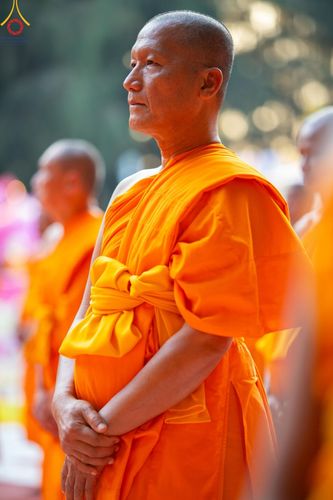 ภาพ No.191285:พิธีจุดประทีปถวายเป็นพุทธบูชา และบูชาธรรมมหาปูชนียาจารย์ ณ อนุสรณ์สถานมหาวิหารพระมงคลเทพมุนี (โลตัสแลนด์) อ.สองพี่น้อง จ.สุพรรณบุรี ในโครงการธรรมยาตรา กตัญญูบูชา มหาปูชนียาจารย์ พระมงคลเทพมุนี(สด จนฺทสโร) พระผู้ปราบมาร อนุสรณ์สถาน 7 แห่ง ปีที่ 13