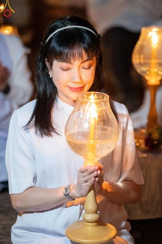 ภาพ No.191297:พิธีจุดประทีปถวายเป็นพุทธบูชา และบูชาธรรมมหาปูชนียาจารย์ ณ อนุสรณ์สถานมหาวิหารพระมงคลเทพมุนี (โลตัสแลนด์) อ.สองพี่น้อง จ.สุพรรณบุรี ในโครงการธรรมยาตรา กตัญญูบูชา มหาปูชนียาจารย์ พระมงคลเทพมุนี(สด จนฺทสโร) พระผู้ปราบมาร อนุสรณ์สถาน 7 แห่ง ปีที่ 13