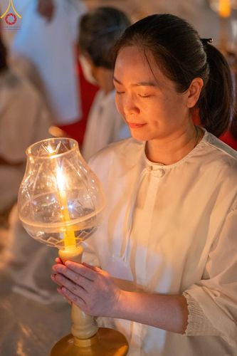 ภาพ No.191299:พิธีจุดประทีปถวายเป็นพุทธบูชา และบูชาธรรมมหาปูชนียาจารย์ ณ อนุสรณ์สถานมหาวิหารพระมงคลเทพมุนี (โลตัสแลนด์) อ.สองพี่น้อง จ.สุพรรณบุรี ในโครงการธรรมยาตรา กตัญญูบูชา มหาปูชนียาจารย์ พระมงคลเทพมุนี(สด จนฺทสโร) พระผู้ปราบมาร อนุสรณ์สถาน 7 แห่ง ปีที่ 13