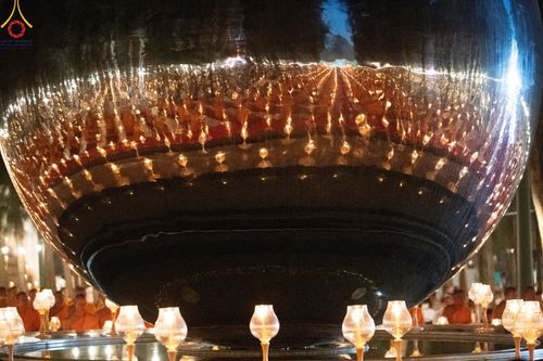 ภาพ No.191311:พิธีจุดประทีปถวายเป็นพุทธบูชา และบูชาธรรมมหาปูชนียาจารย์ ณ อนุสรณ์สถานมหาวิหารพระมงคลเทพมุนี (โลตัสแลนด์) อ.สองพี่น้อง จ.สุพรรณบุรี ในโครงการธรรมยาตรา กตัญญูบูชา มหาปูชนียาจารย์ พระมงคลเทพมุนี(สด จนฺทสโร) พระผู้ปราบมาร อนุสรณ์สถาน 7 แห่ง ปีที่ 13