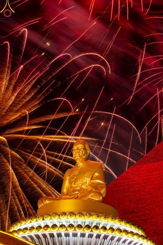 ภาพ No.191338:พิธีจุดประทีปถวายเป็นพุทธบูชา และบูชาธรรมมหาปูชนียาจารย์ ณ อนุสรณ์สถานมหาวิหารพระมงคลเทพมุนี (โลตัสแลนด์) อ.สองพี่น้อง จ.สุพรรณบุรี ในโครงการธรรมยาตรา กตัญญูบูชา มหาปูชนียาจารย์ พระมงคลเทพมุนี(สด จนฺทสโร) พระผู้ปราบมาร อนุสรณ์สถาน 7 แห่ง ปีที่ 13