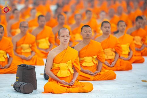 ภาพ No.191894:พระธรรมยาตราปฏิบัติธรรม และถ่ายภาพหมู่ประวัติศาสตร์ ณ อนุสรณ์สถานคลองบางนางแท่น อ.สามพราน จ.นครปฐม ในโครงการธรรมยาตรา กตัญญูบูชา มหาปูชนียาจารย์ พระมงคลเทพมุนี(สด จนฺทสโร) พระผู้ปราบมาร อนุสรณ์สถาน 7 แห่ง ปีที่ 13 วันที่ 8 มกราคม พ.ศ. 2568