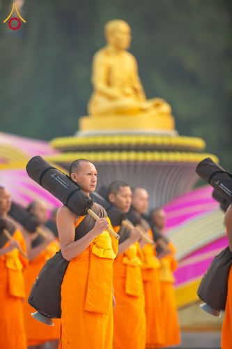 ภาพ No.191901:พระธรรมยาตราปฏิบัติธรรม และถ่ายภาพหมู่ประวัติศาสตร์ ณ อนุสรณ์สถานคลองบางนางแท่น อ.สามพราน จ.นครปฐม ในโครงการธรรมยาตรา กตัญญูบูชา มหาปูชนียาจารย์ พระมงคลเทพมุนี(สด จนฺทสโร) พระผู้ปราบมาร อนุสรณ์สถาน 7 แห่ง ปีที่ 13 วันที่ 8 มกราคม พ.ศ. 2568