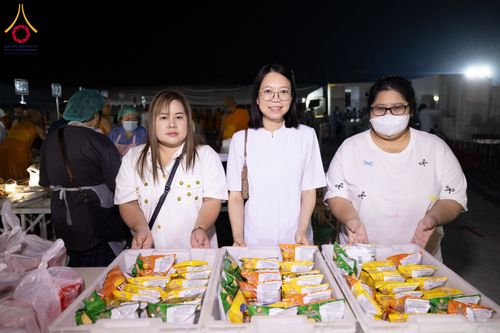 ภาพ No.192859:พิธีถวายภัตตาหารเป็นสังฆทาน แด่พระธรรมยาตรา ณ อนุสรณ์สถานคลองบางนางแท่น อ.สามพราน จ.นครปฐม ในโครงการธรรมยาตรา กตัญญูบูชา มหาปูชนียาจารย์ พระมงคลเทพมุนี(สด จนฺทสโร) พระผู้ปราบมาร อนุสรณ์สถาน 7 แห่ง ปีที่ 13 วันที่ 10 มกราคม พ.ศ. 2568