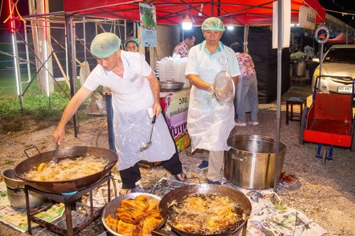 ภาพ No.192871:พิธีถวายภัตตาหารเป็นสังฆทาน แด่พระธรรมยาตรา ณ อนุสรณ์สถานคลองบางนางแท่น อ.สามพราน จ.นครปฐม ในโครงการธรรมยาตรา กตัญญูบูชา มหาปูชนียาจารย์ พระมงคลเทพมุนี(สด จนฺทสโร) พระผู้ปราบมาร อนุสรณ์สถาน 7 แห่ง ปีที่ 13 วันที่ 10 มกราคม พ.ศ. 2568