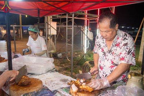 ภาพ No.192873:พิธีถวายภัตตาหารเป็นสังฆทาน แด่พระธรรมยาตรา ณ อนุสรณ์สถานคลองบางนางแท่น อ.สามพราน จ.นครปฐม ในโครงการธรรมยาตรา กตัญญูบูชา มหาปูชนียาจารย์ พระมงคลเทพมุนี(สด จนฺทสโร) พระผู้ปราบมาร อนุสรณ์สถาน 7 แห่ง ปีที่ 13 วันที่ 10 มกราคม พ.ศ. 2568