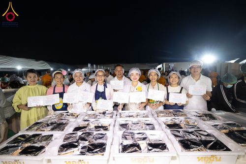 ภาพ No.192876:พิธีถวายภัตตาหารเป็นสังฆทาน แด่พระธรรมยาตรา ณ อนุสรณ์สถานคลองบางนางแท่น อ.สามพราน จ.นครปฐม ในโครงการธรรมยาตรา กตัญญูบูชา มหาปูชนียาจารย์ พระมงคลเทพมุนี(สด จนฺทสโร) พระผู้ปราบมาร อนุสรณ์สถาน 7 แห่ง ปีที่ 13 วันที่ 10 มกราคม พ.ศ. 2568