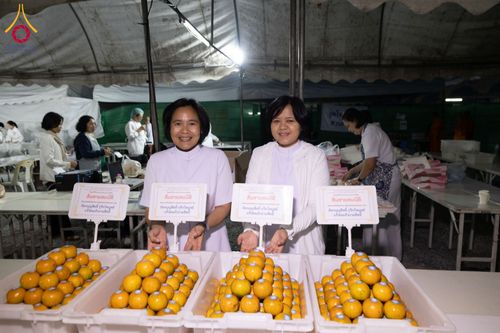 ภาพ No.192882:พิธีถวายภัตตาหารเป็นสังฆทาน แด่พระธรรมยาตรา ณ อนุสรณ์สถานคลองบางนางแท่น อ.สามพราน จ.นครปฐม ในโครงการธรรมยาตรา กตัญญูบูชา มหาปูชนียาจารย์ พระมงคลเทพมุนี(สด จนฺทสโร) พระผู้ปราบมาร อนุสรณ์สถาน 7 แห่ง ปีที่ 13 วันที่ 10 มกราคม พ.ศ. 2568