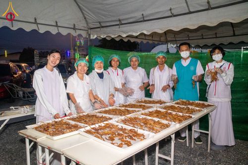 ภาพ No.192885:พิธีถวายภัตตาหารเป็นสังฆทาน แด่พระธรรมยาตรา ณ อนุสรณ์สถานคลองบางนางแท่น อ.สามพราน จ.นครปฐม ในโครงการธรรมยาตรา กตัญญูบูชา มหาปูชนียาจารย์ พระมงคลเทพมุนี(สด จนฺทสโร) พระผู้ปราบมาร อนุสรณ์สถาน 7 แห่ง ปีที่ 13 วันที่ 10 มกราคม พ.ศ. 2568