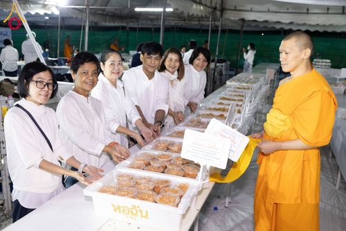 ภาพ No.192886:พิธีถวายภัตตาหารเป็นสังฆทาน แด่พระธรรมยาตรา ณ อนุสรณ์สถานคลองบางนางแท่น อ.สามพราน จ.นครปฐม ในโครงการธรรมยาตรา กตัญญูบูชา มหาปูชนียาจารย์ พระมงคลเทพมุนี(สด จนฺทสโร) พระผู้ปราบมาร อนุสรณ์สถาน 7 แห่ง ปีที่ 13 วันที่ 10 มกราคม พ.ศ. 2568