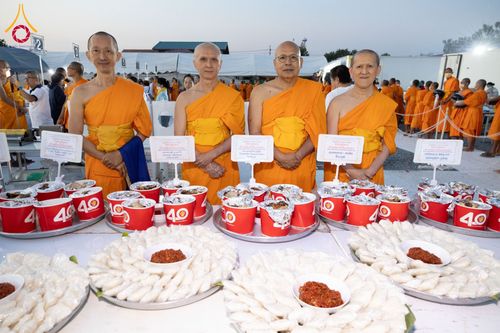 ภาพ No.192888:พิธีถวายภัตตาหารเป็นสังฆทาน แด่พระธรรมยาตรา ณ อนุสรณ์สถานคลองบางนางแท่น อ.สามพราน จ.นครปฐม ในโครงการธรรมยาตรา กตัญญูบูชา มหาปูชนียาจารย์ พระมงคลเทพมุนี(สด จนฺทสโร) พระผู้ปราบมาร อนุสรณ์สถาน 7 แห่ง ปีที่ 13 วันที่ 10 มกราคม พ.ศ. 2568