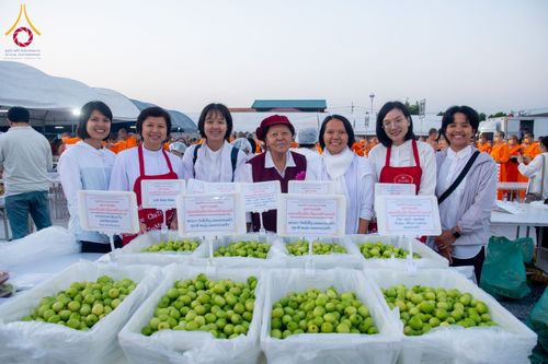 ภาพ No.192893:พิธีถวายภัตตาหารเป็นสังฆทาน แด่พระธรรมยาตรา ณ อนุสรณ์สถานคลองบางนางแท่น อ.สามพราน จ.นครปฐม ในโครงการธรรมยาตรา กตัญญูบูชา มหาปูชนียาจารย์ พระมงคลเทพมุนี(สด จนฺทสโร) พระผู้ปราบมาร อนุสรณ์สถาน 7 แห่ง ปีที่ 13 วันที่ 10 มกราคม พ.ศ. 2568