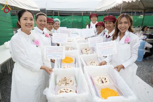 ภาพ No.192892:พิธีถวายภัตตาหารเป็นสังฆทาน แด่พระธรรมยาตรา ณ อนุสรณ์สถานคลองบางนางแท่น อ.สามพราน จ.นครปฐม ในโครงการธรรมยาตรา กตัญญูบูชา มหาปูชนียาจารย์ พระมงคลเทพมุนี(สด จนฺทสโร) พระผู้ปราบมาร อนุสรณ์สถาน 7 แห่ง ปีที่ 13 วันที่ 10 มกราคม พ.ศ. 2568
