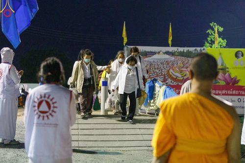 ภาพ No.193093:พิธีตักบาตรพระธรรมยาตรา ณ อนุสรณ์สถานคลองบางนางแท่น อ.สามพราน จ.นครปฐม ในโครงการธรรมยาตรา กตัญญูบูชา มหาปูชนียาจารย์ พระมงคลเทพมุนี(สด จนฺทสโร) พระผู้ปราบมาร อนุสรณ์สถาน 7 แห่ง ปีที่ 13 วันที่ 11 มกราคม พ.ศ.2568