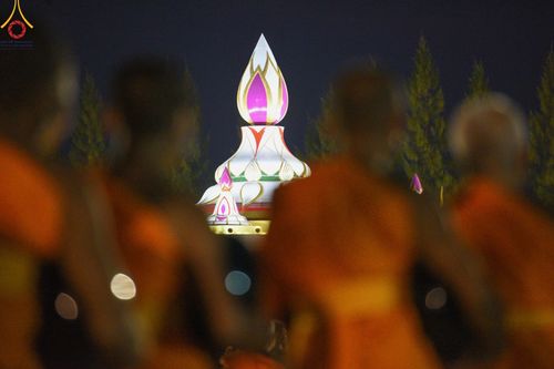 ภาพ No.193096:พิธีตักบาตรพระธรรมยาตรา ณ อนุสรณ์สถานคลองบางนางแท่น อ.สามพราน จ.นครปฐม ในโครงการธรรมยาตรา กตัญญูบูชา มหาปูชนียาจารย์ พระมงคลเทพมุนี(สด จนฺทสโร) พระผู้ปราบมาร อนุสรณ์สถาน 7 แห่ง ปีที่ 13 วันที่ 11 มกราคม พ.ศ.2568