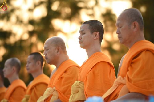 ภาพ No.193099:พิธีตักบาตรพระธรรมยาตรา ณ อนุสรณ์สถานคลองบางนางแท่น อ.สามพราน จ.นครปฐม ในโครงการธรรมยาตรา กตัญญูบูชา มหาปูชนียาจารย์ พระมงคลเทพมุนี(สด จนฺทสโร) พระผู้ปราบมาร อนุสรณ์สถาน 7 แห่ง ปีที่ 13 วันที่ 11 มกราคม พ.ศ.2568