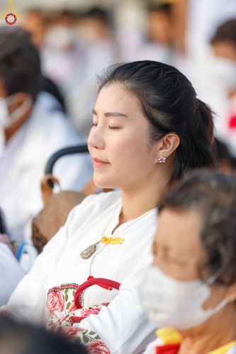 ภาพ No.193114:พิธีตักบาตรพระธรรมยาตรา ณ อนุสรณ์สถานคลองบางนางแท่น อ.สามพราน จ.นครปฐม ในโครงการธรรมยาตรา กตัญญูบูชา มหาปูชนียาจารย์ พระมงคลเทพมุนี(สด จนฺทสโร) พระผู้ปราบมาร อนุสรณ์สถาน 7 แห่ง ปีที่ 13 วันที่ 11 มกราคม พ.ศ.2568