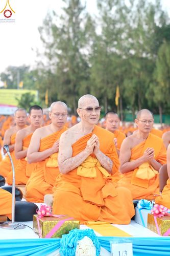 ภาพ No.193121:พิธีตักบาตรพระธรรมยาตรา ณ อนุสรณ์สถานคลองบางนางแท่น อ.สามพราน จ.นครปฐม ในโครงการธรรมยาตรา กตัญญูบูชา มหาปูชนียาจารย์ พระมงคลเทพมุนี(สด จนฺทสโร) พระผู้ปราบมาร อนุสรณ์สถาน 7 แห่ง ปีที่ 13 วันที่ 11 มกราคม พ.ศ.2568