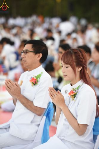ภาพ No.193128:พิธีตักบาตรพระธรรมยาตรา ณ อนุสรณ์สถานคลองบางนางแท่น อ.สามพราน จ.นครปฐม ในโครงการธรรมยาตรา กตัญญูบูชา มหาปูชนียาจารย์ พระมงคลเทพมุนี(สด จนฺทสโร) พระผู้ปราบมาร อนุสรณ์สถาน 7 แห่ง ปีที่ 13 วันที่ 11 มกราคม พ.ศ.2568