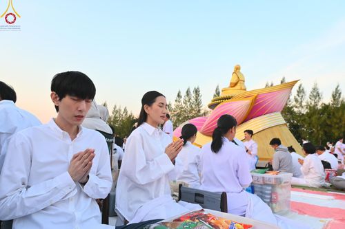 ภาพ No.193141:พิธีตักบาตรพระธรรมยาตรา ณ อนุสรณ์สถานคลองบางนางแท่น อ.สามพราน จ.นครปฐม ในโครงการธรรมยาตรา กตัญญูบูชา มหาปูชนียาจารย์ พระมงคลเทพมุนี(สด จนฺทสโร) พระผู้ปราบมาร อนุสรณ์สถาน 7 แห่ง ปีที่ 13 วันที่ 11 มกราคม พ.ศ.2568