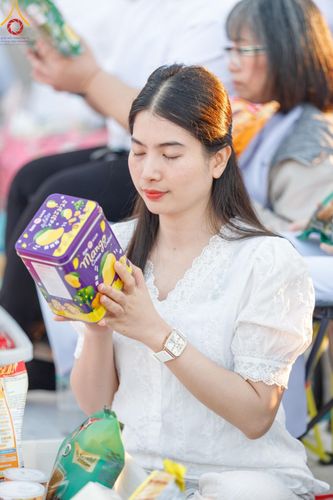 ภาพ No.193143:พิธีตักบาตรพระธรรมยาตรา ณ อนุสรณ์สถานคลองบางนางแท่น อ.สามพราน จ.นครปฐม ในโครงการธรรมยาตรา กตัญญูบูชา มหาปูชนียาจารย์ พระมงคลเทพมุนี(สด จนฺทสโร) พระผู้ปราบมาร อนุสรณ์สถาน 7 แห่ง ปีที่ 13 วันที่ 11 มกราคม พ.ศ.2568