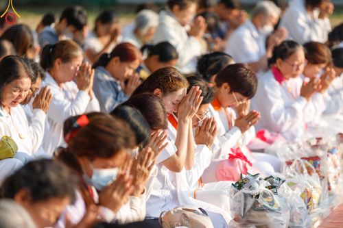 ภาพ No.193146:พิธีตักบาตรพระธรรมยาตรา ณ อนุสรณ์สถานคลองบางนางแท่น อ.สามพราน จ.นครปฐม ในโครงการธรรมยาตรา กตัญญูบูชา มหาปูชนียาจารย์ พระมงคลเทพมุนี(สด จนฺทสโร) พระผู้ปราบมาร อนุสรณ์สถาน 7 แห่ง ปีที่ 13 วันที่ 11 มกราคม พ.ศ.2568