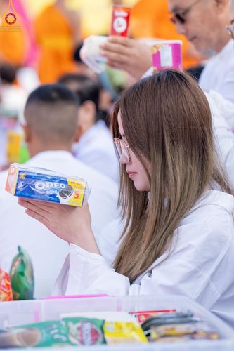 ภาพ No.193172:พิธีตักบาตรพระธรรมยาตรา ณ อนุสรณ์สถานคลองบางนางแท่น อ.สามพราน จ.นครปฐม ในโครงการธรรมยาตรา กตัญญูบูชา มหาปูชนียาจารย์ พระมงคลเทพมุนี(สด จนฺทสโร) พระผู้ปราบมาร อนุสรณ์สถาน 7 แห่ง ปีที่ 13 วันที่ 11 มกราคม พ.ศ.2568