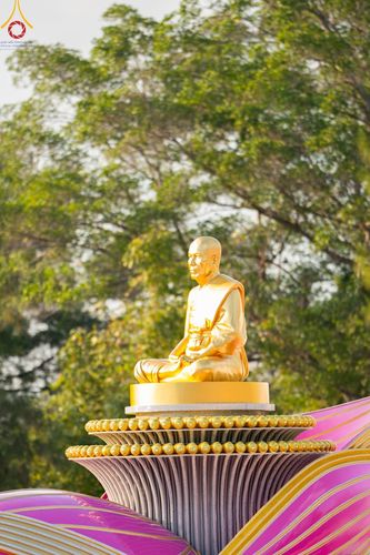 ภาพ No.194235:พิธีจุดประทีปถวายเป็นพุทธบูชา และบูชาธรรมมหาปูชนียาจารย์ ณ อนุสรณ์สถานคลองบางนางแท่น อ.สามพราน จ.นครปฐม ในโครงการธรรมยาตรา กตัญญูบูชา มหาปูชนียาจารย์ พระมงคลเทพมุนี(สด จนฺทสโร) พระผู้ปราบมาร อนุสรณ์สถาน 7 แห่ง ปีที่ 13 วันที่ 10 มกราคม พ.ศ. 2568