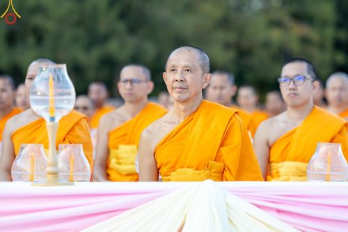 ภาพ No.194250:พิธีจุดประทีปถวายเป็นพุทธบูชา และบูชาธรรมมหาปูชนียาจารย์ ณ อนุสรณ์สถานคลองบางนางแท่น อ.สามพราน จ.นครปฐม ในโครงการธรรมยาตรา กตัญญูบูชา มหาปูชนียาจารย์ พระมงคลเทพมุนี(สด จนฺทสโร) พระผู้ปราบมาร อนุสรณ์สถาน 7 แห่ง ปีที่ 13 วันที่ 10 มกราคม พ.ศ. 2568