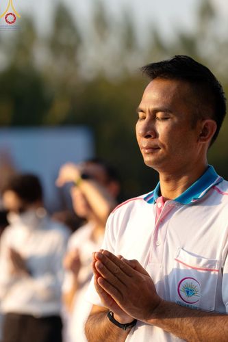 ภาพ No.194255:พิธีจุดประทีปถวายเป็นพุทธบูชา และบูชาธรรมมหาปูชนียาจารย์ ณ อนุสรณ์สถานคลองบางนางแท่น อ.สามพราน จ.นครปฐม ในโครงการธรรมยาตรา กตัญญูบูชา มหาปูชนียาจารย์ พระมงคลเทพมุนี(สด จนฺทสโร) พระผู้ปราบมาร อนุสรณ์สถาน 7 แห่ง ปีที่ 13 วันที่ 10 มกราคม พ.ศ. 2568