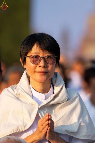 ภาพ No.194256:พิธีจุดประทีปถวายเป็นพุทธบูชา และบูชาธรรมมหาปูชนียาจารย์ ณ อนุสรณ์สถานคลองบางนางแท่น อ.สามพราน จ.นครปฐม ในโครงการธรรมยาตรา กตัญญูบูชา มหาปูชนียาจารย์ พระมงคลเทพมุนี(สด จนฺทสโร) พระผู้ปราบมาร อนุสรณ์สถาน 7 แห่ง ปีที่ 13 วันที่ 10 มกราคม พ.ศ. 2568