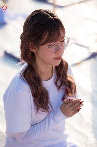 ภาพ No.194259:พิธีจุดประทีปถวายเป็นพุทธบูชา และบูชาธรรมมหาปูชนียาจารย์ ณ อนุสรณ์สถานคลองบางนางแท่น อ.สามพราน จ.นครปฐม ในโครงการธรรมยาตรา กตัญญูบูชา มหาปูชนียาจารย์ พระมงคลเทพมุนี(สด จนฺทสโร) พระผู้ปราบมาร อนุสรณ์สถาน 7 แห่ง ปีที่ 13 วันที่ 10 มกราคม พ.ศ. 2568