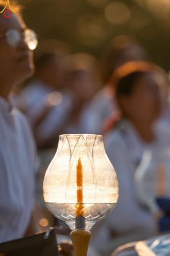 ภาพ No.194266:พิธีจุดประทีปถวายเป็นพุทธบูชา และบูชาธรรมมหาปูชนียาจารย์ ณ อนุสรณ์สถานคลองบางนางแท่น อ.สามพราน จ.นครปฐม ในโครงการธรรมยาตรา กตัญญูบูชา มหาปูชนียาจารย์ พระมงคลเทพมุนี(สด จนฺทสโร) พระผู้ปราบมาร อนุสรณ์สถาน 7 แห่ง ปีที่ 13 วันที่ 10 มกราคม พ.ศ. 2568
