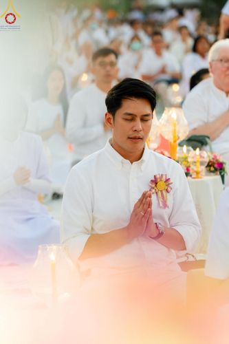 ภาพ No.194296:พิธีจุดประทีปถวายเป็นพุทธบูชา และบูชาธรรมมหาปูชนียาจารย์ ณ อนุสรณ์สถานคลองบางนางแท่น อ.สามพราน จ.นครปฐม ในโครงการธรรมยาตรา กตัญญูบูชา มหาปูชนียาจารย์ พระมงคลเทพมุนี(สด จนฺทสโร) พระผู้ปราบมาร อนุสรณ์สถาน 7 แห่ง ปีที่ 13 วันที่ 10 มกราคม พ.ศ. 2568