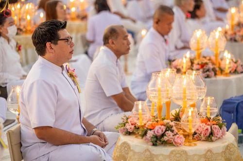 ภาพ No.194299:พิธีจุดประทีปถวายเป็นพุทธบูชา และบูชาธรรมมหาปูชนียาจารย์ ณ อนุสรณ์สถานคลองบางนางแท่น อ.สามพราน จ.นครปฐม ในโครงการธรรมยาตรา กตัญญูบูชา มหาปูชนียาจารย์ พระมงคลเทพมุนี(สด จนฺทสโร) พระผู้ปราบมาร อนุสรณ์สถาน 7 แห่ง ปีที่ 13 วันที่ 10 มกราคม พ.ศ. 2568