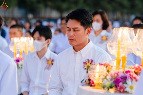 ภาพ No.194304:พิธีจุดประทีปถวายเป็นพุทธบูชา และบูชาธรรมมหาปูชนียาจารย์ ณ อนุสรณ์สถานคลองบางนางแท่น อ.สามพราน จ.นครปฐม ในโครงการธรรมยาตรา กตัญญูบูชา มหาปูชนียาจารย์ พระมงคลเทพมุนี(สด จนฺทสโร) พระผู้ปราบมาร อนุสรณ์สถาน 7 แห่ง ปีที่ 13 วันที่ 10 มกราคม พ.ศ. 2568