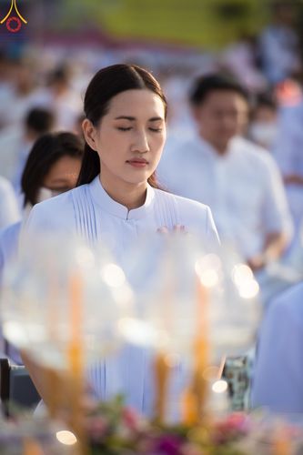 ภาพ No.194307:พิธีจุดประทีปถวายเป็นพุทธบูชา และบูชาธรรมมหาปูชนียาจารย์ ณ อนุสรณ์สถานคลองบางนางแท่น อ.สามพราน จ.นครปฐม ในโครงการธรรมยาตรา กตัญญูบูชา มหาปูชนียาจารย์ พระมงคลเทพมุนี(สด จนฺทสโร) พระผู้ปราบมาร อนุสรณ์สถาน 7 แห่ง ปีที่ 13 วันที่ 10 มกราคม พ.ศ. 2568